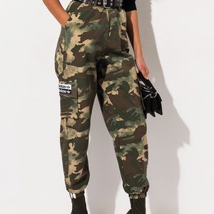 BNWT Adidas Camo Joggers Size Small